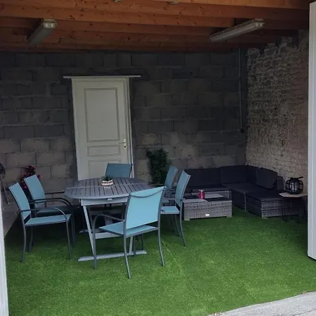 Maison Charentaise * Juillac-le-Coq