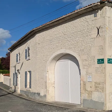 Dom wakacyjny Maison Charentaise Juillac-le-Coq