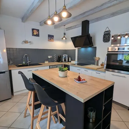 Дом отдыха Maison Charentaise Juillac-le-Coq