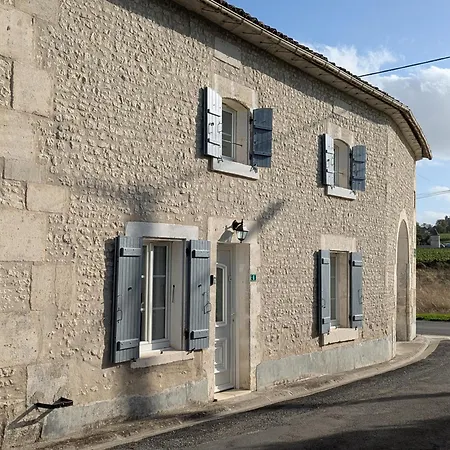 Maison Charentaise * Juillac-le-Coq