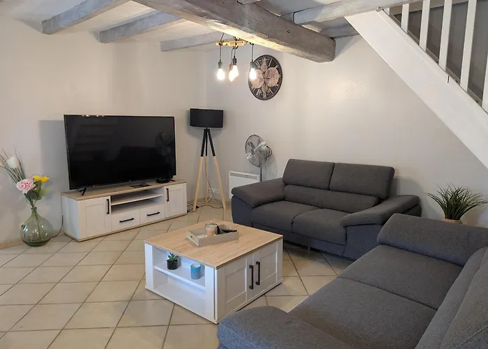 Maison Charentaise * Juillac-le-Coq